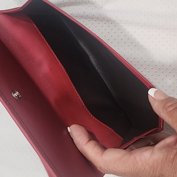 Authentic Gucci Check Book Soft Leather Wallet. - Picture 14 of 17